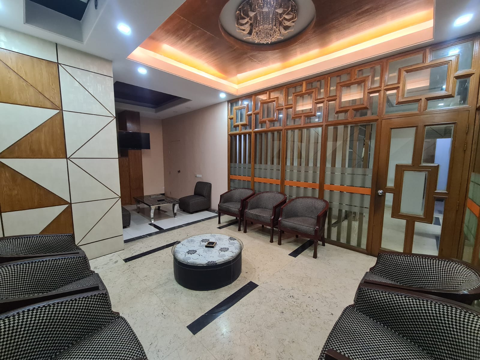 Visitors Lounge 01